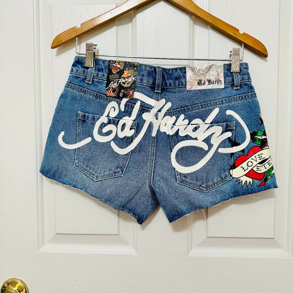 ED HARDY LOGO RETRO PAINTED LOVE ETERNAL DAISY DUKES DISTRESSED DENIM SHORTS